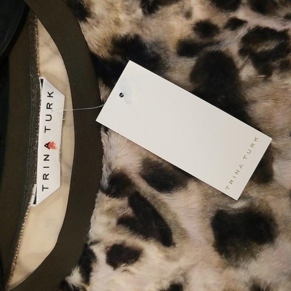 💕TRINA TURK💕 Joyful Top ~ Faux Fur Sleeveless Tank Top Animal Print NWT - Picture 9 of 9